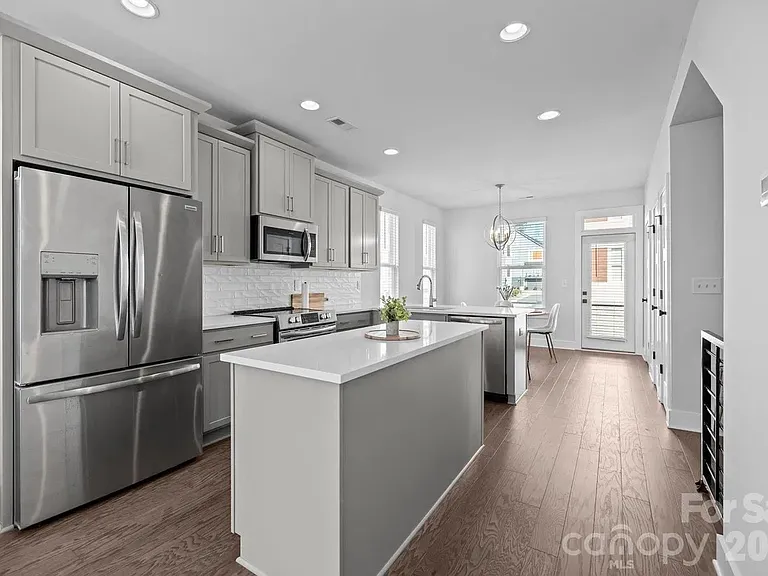 5011 York Park Ln — Photo 5