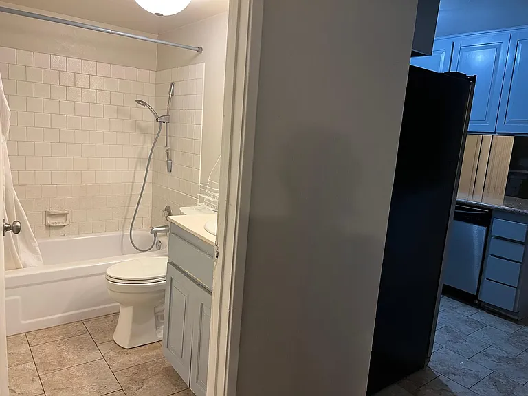 4727 N Cedar Ave #102 — Photo 6