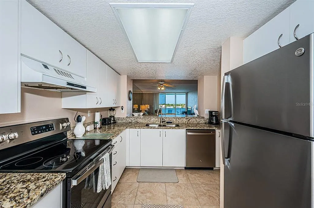 2 bed, 2.0 bath, 1135 sqft, $2,200 — Photo 3