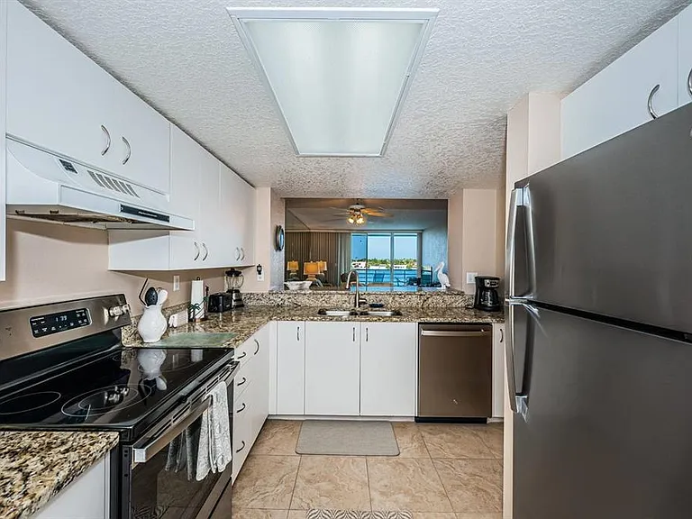 6093 Bahia Del Mar Cir #478 — Photo 3