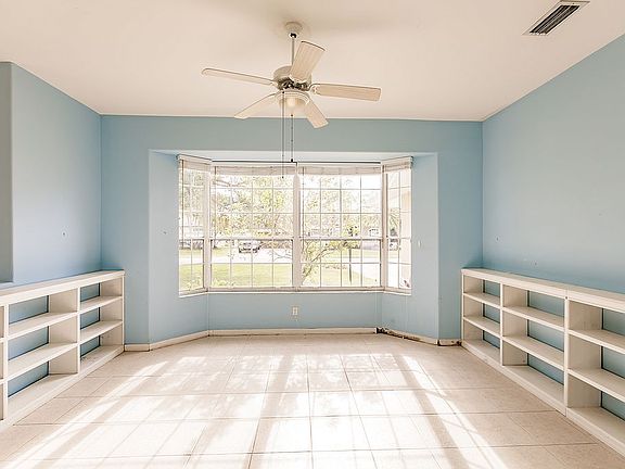 5th image of 19383 Devonwood Cir