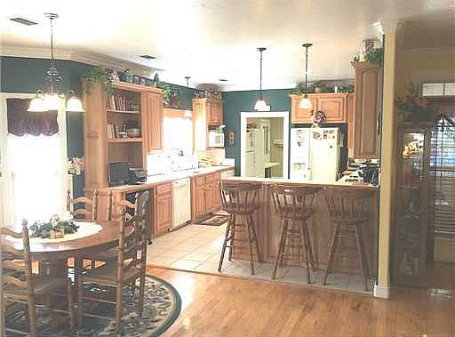4th image of 17801 Riverwalk Dr