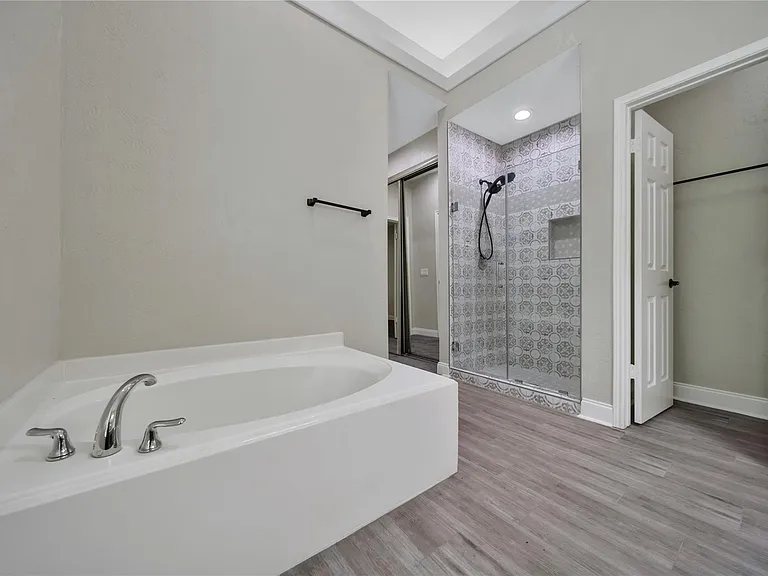 11 Windledge Pl — Photo 20