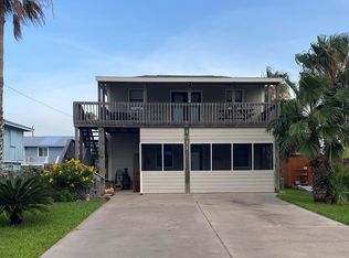 1011 S Austin St, Rockport, TX 78382