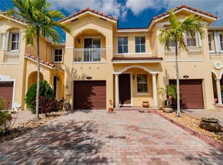 910 SW 151st Pl, Miami, FL 33194
