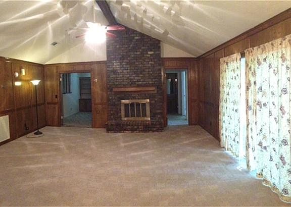 3rd image of 2310 Lawrence Ln