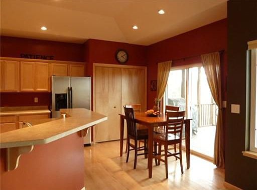 5th image of 290 Locust Dr