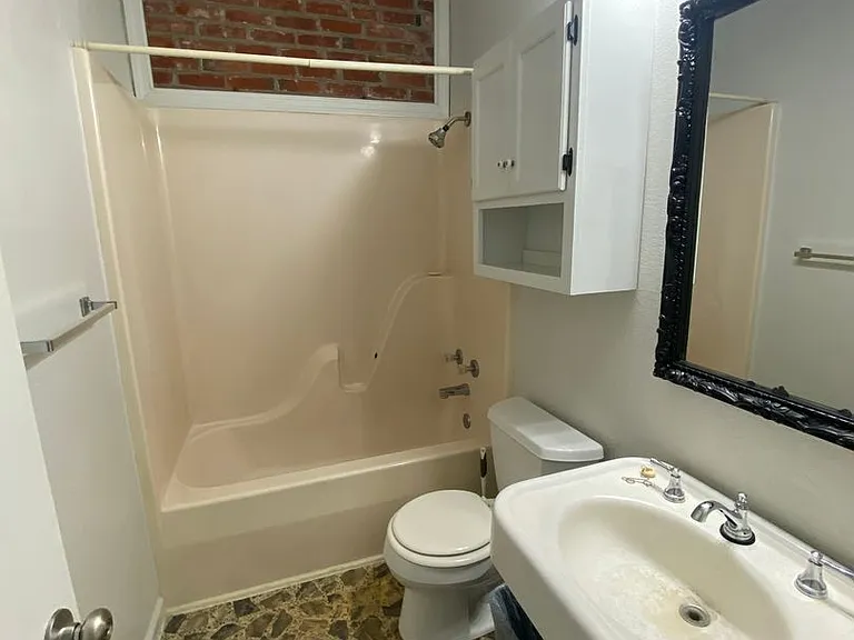 1100 W Monroe Ave — Photo 6