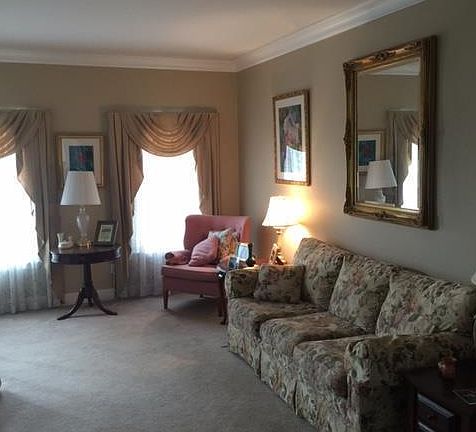 5th image of 26 Edgewater Dr