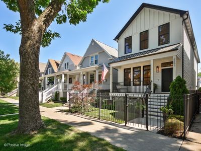 2251 W Berwyn Ave, Chicago, IL, 60625