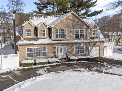133 N 17th Street, Wheatley Heights, NY, 11798