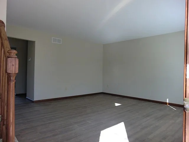 2 bed, 1.5 bath, 1280 sqft, $1,575 — Photo 2