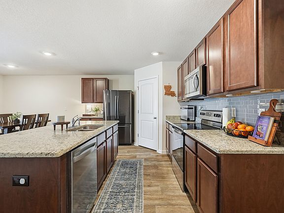 4th image of 1056 Limpkin St