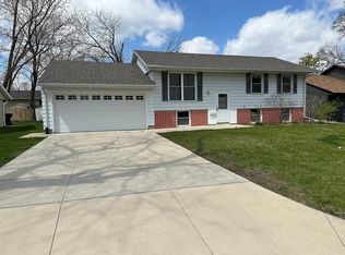 6507 Laurel Ln NE, Cedar Rapids, IA 52402