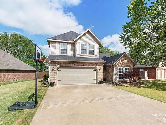 3rd image of 12 Bluestem Ln
