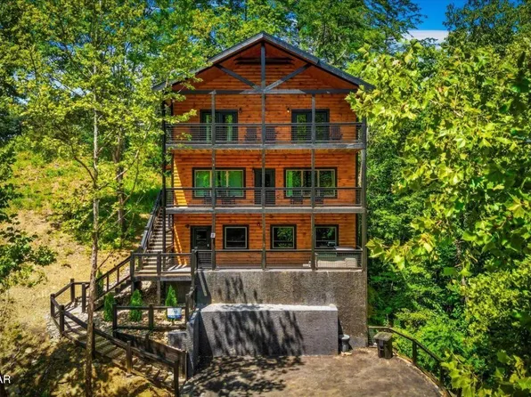 157 Smoky Mountain Way, Sevierville, TN 37876