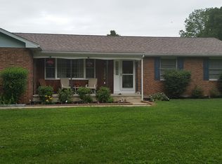 2 Cralou Dr, Fleetwood, PA 19522
