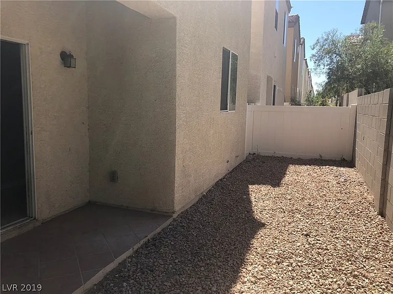 1340 Oak Village Ave — Photo 16