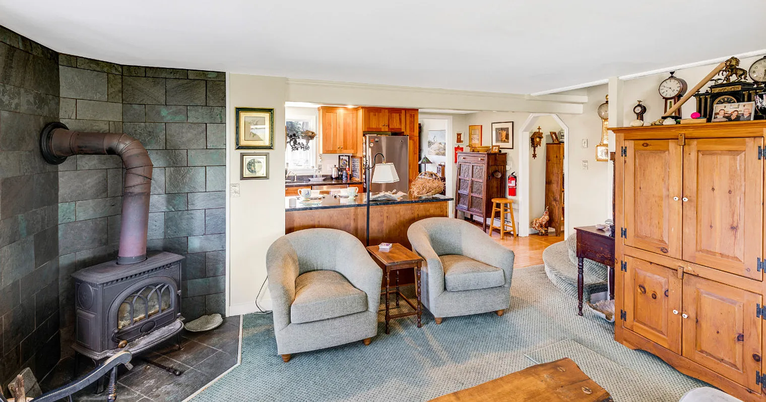 2 bed, 1.0 bath, $2,467 — Photo 3