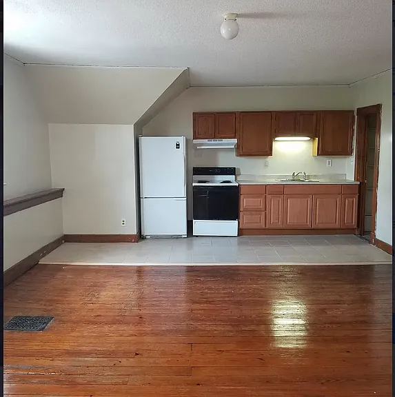 442 Farmington Ave #1E — Photo 6