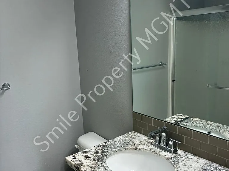 19416 SE River Rd — Photo 14