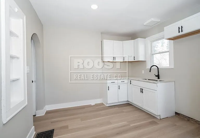 1239 S Champion Ave — Photo 6