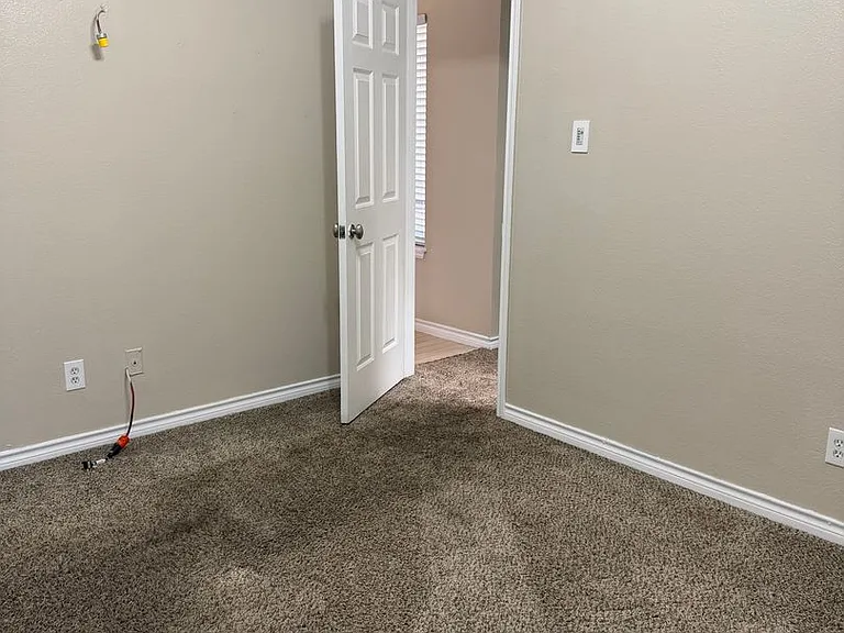 2203 Yellowstone Ln — Photo 13