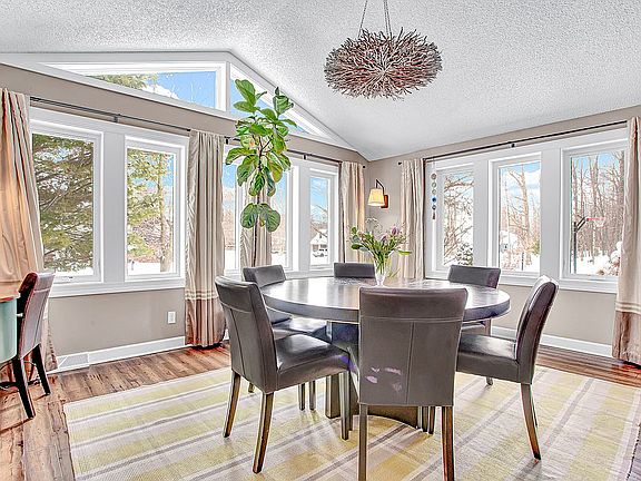 4th image of 1606 Sunnyside Ave