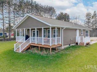 8166 N 3rd Ln, Gladstone, MI 49837