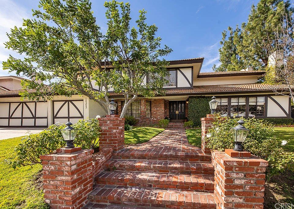 1st image of 18353 Lake Encino Dr