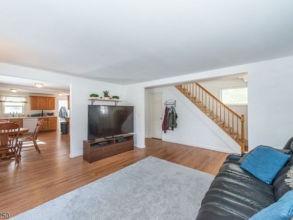 2nd image of 8 Fairlawn Ave