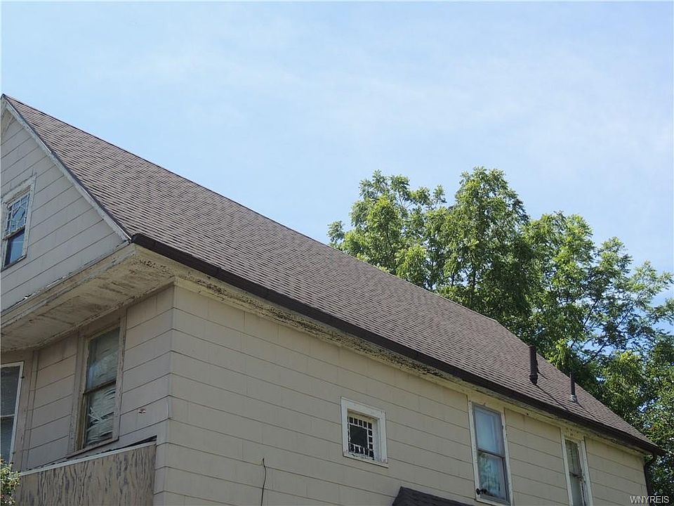 2nd image of 262 Grant St