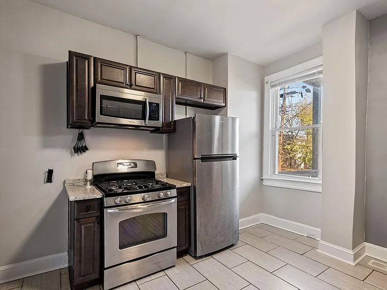 Poplar Grove St — Photo 6