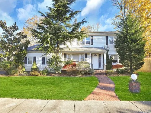 220 Jackson Pl Photo 1