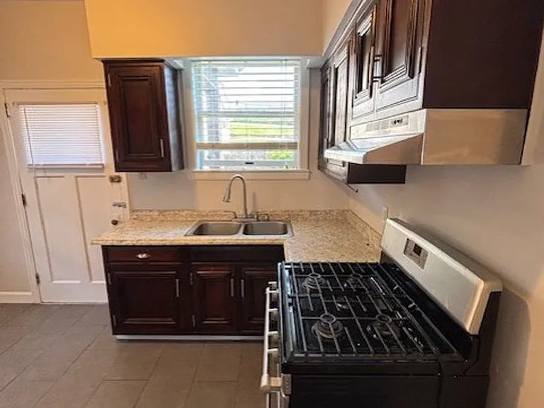 2709 Pyramid Ave — Photo 17