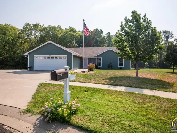 409 NE Lyman Ct, Topeka, KS 66608