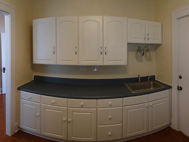 324 Moffett Ct N — Photo 16