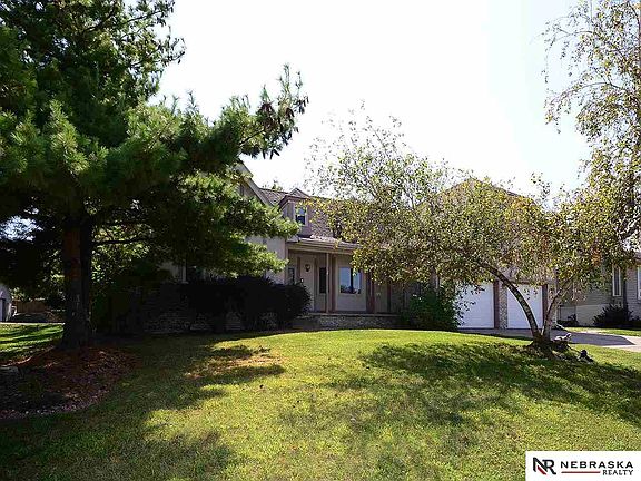 2nd image of 823 Calais St