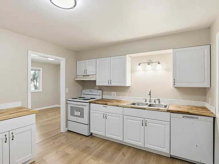 3218 N Maple St #3218 — Photo 10