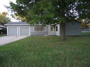1334 Mockingbird Ln, Seguin, TX 78155