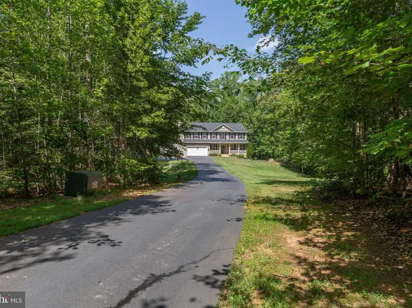 3940 Grouse Pointe Dr, Stafford, VA 22556