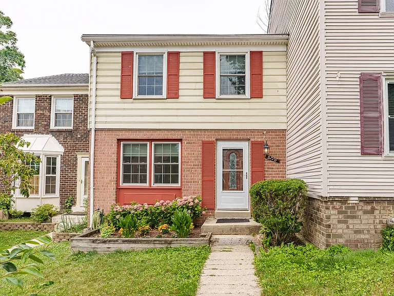 5776 Yellowrose Ct — Photo 1