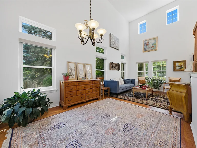 1090 Aster Ct — Photo 9