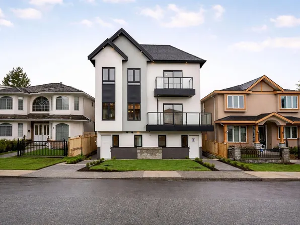 7353 12th Ave #4, Burnaby, BC V3N 2J8