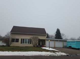 109 S 6th St, Le Sueur, MN 56058