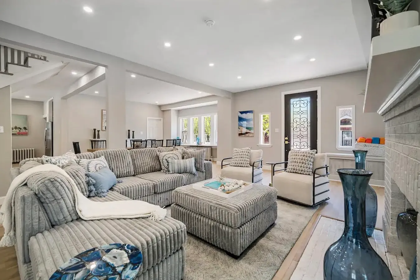 6 bed, 2700 sqft, $3,500 — Photo 1