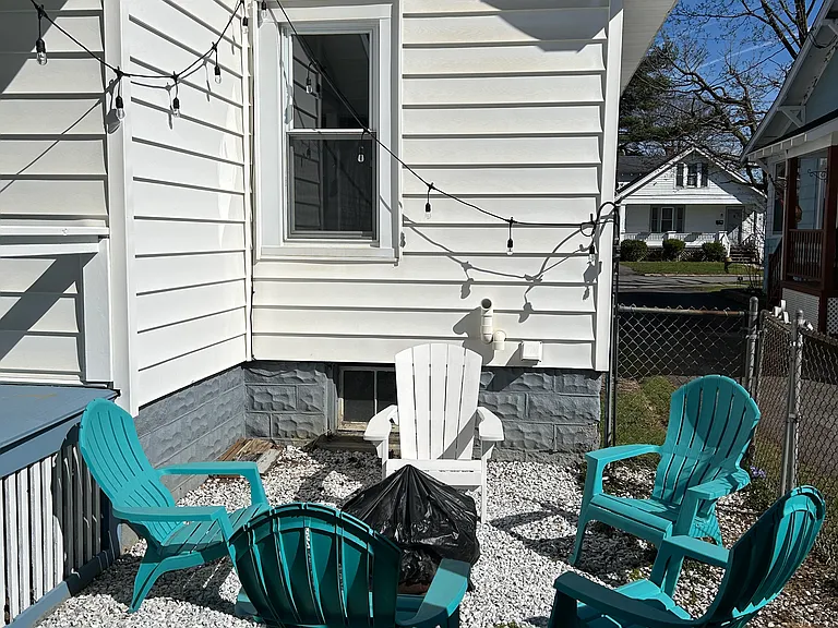 1124 Kellogg Ave — Photo 17