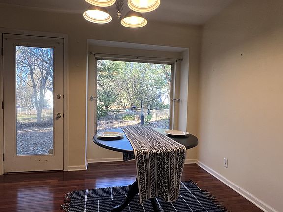 4th image of 1406 Ashlawn Dr