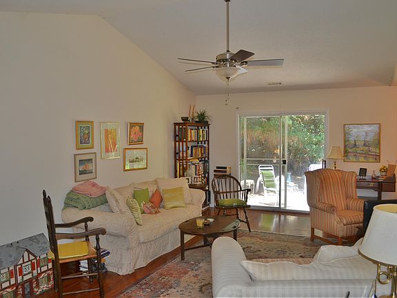 2nd image of 15 Cedar Crest Circle