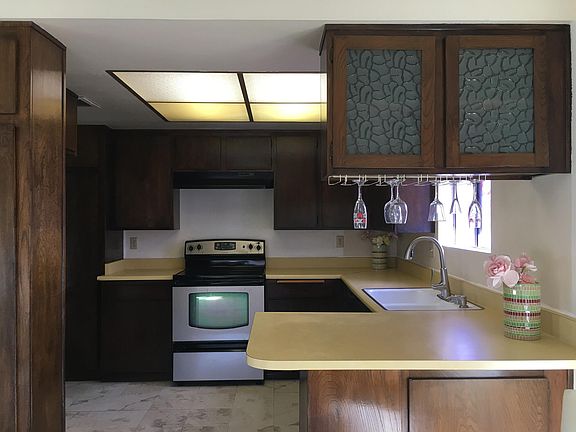 2nd image of 118 N 1st St APT C